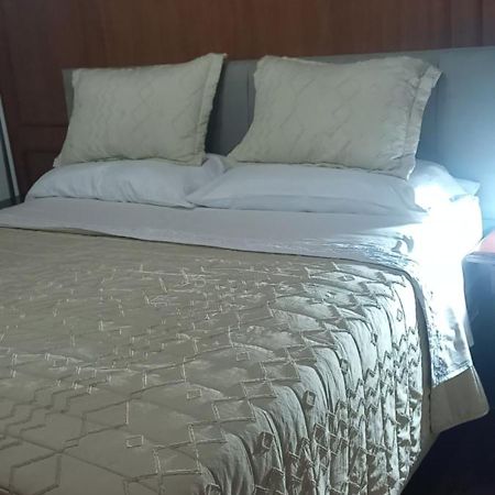 Ezeiza Bed And Breakfast Экстерьер фото